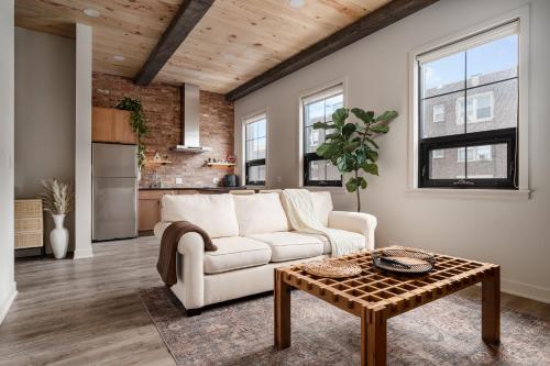 Pulaski Point Properties — 4-Star Luxury Hotel in Chicago, United States