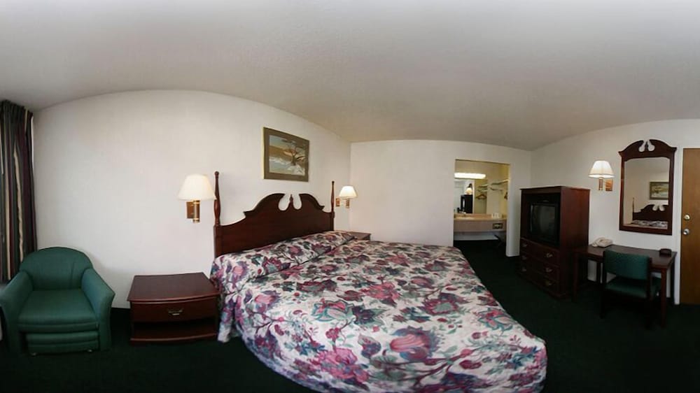 Super 8 by Wyndham Oklahoma Fairgrounds - photo 4