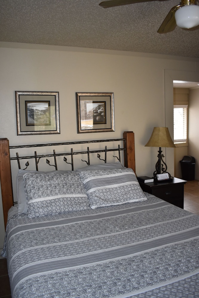 Jack's White River Fishing Resort - photo 12
