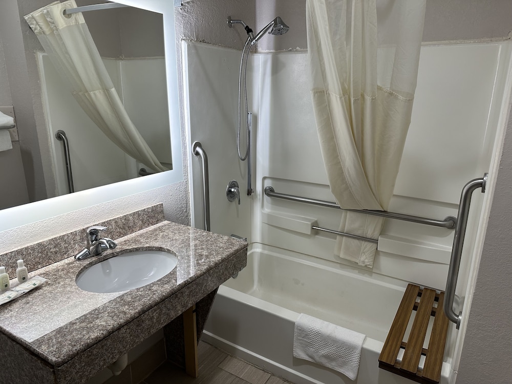 Quality Inn Ashland KY - photo 20
