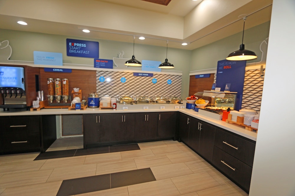 Holiday Inn Express Hotel & Suites South Padre Island by IHG - photo 33