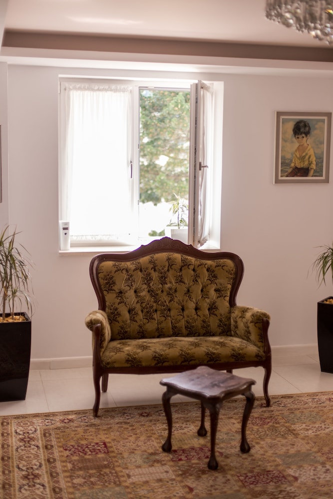 Hotel Turizem Shkelzeni — Bajram Curri — photo 3