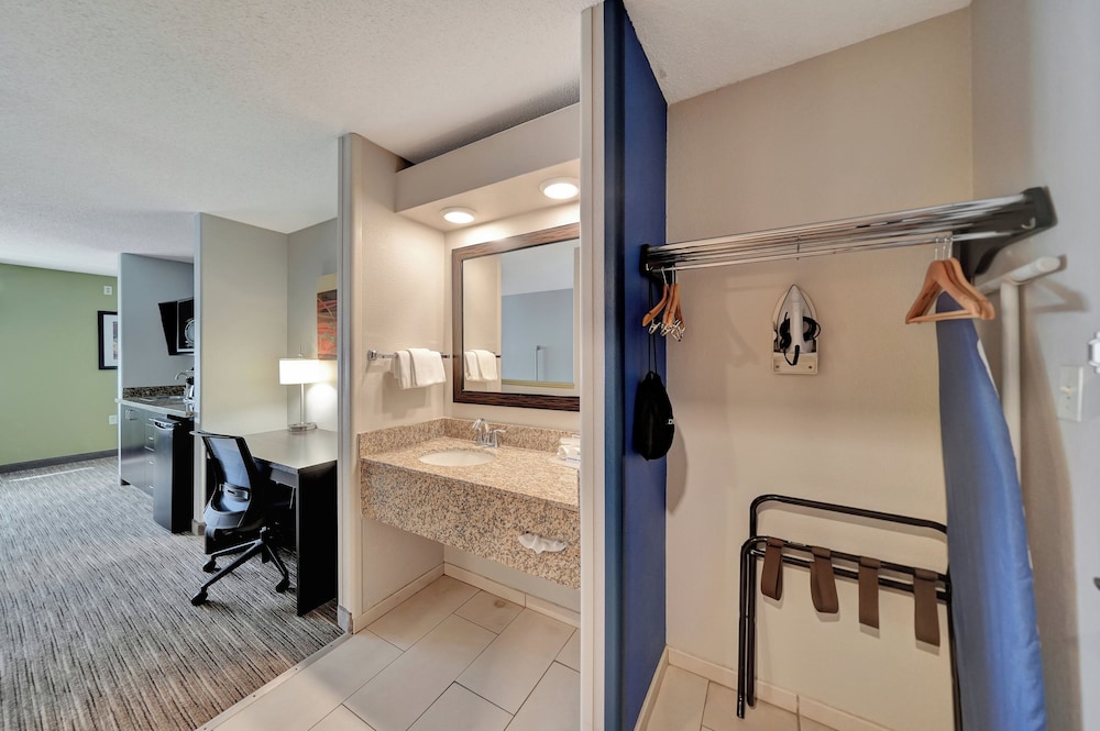 Holiday Inn Express Hotel & Suites Beatrice by IHG - photo 65