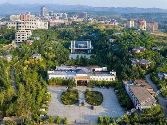 Yujin Hot Spring Holiday Hotel in Luyang, People's Republic of China