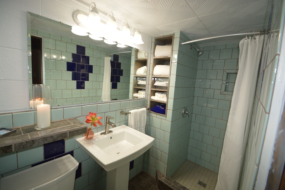 Lariat Motel - photo 20