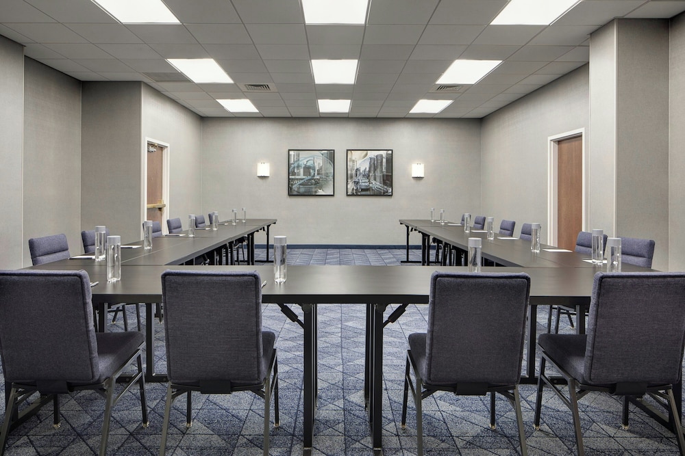 Courtyard by Marriott Chicago Downtown River North - photo 47