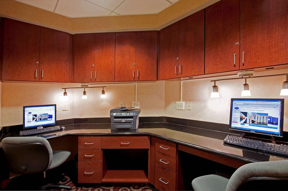 Hampton Inn & Suites Bloomington Normal - photo 41
