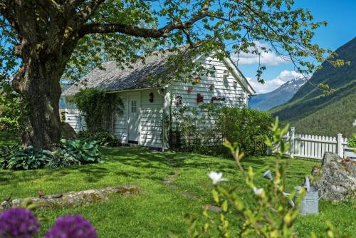 Huse Gjestegard — Kinsarvik — photo 4