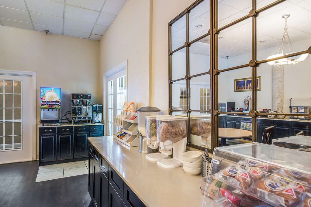 Clarion Inn & Suites Central Clearwater Beach - photo 72