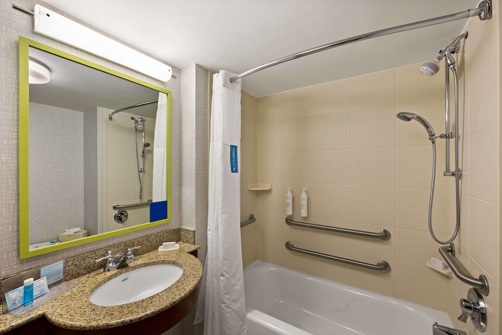 Hampton Inn & Suites Poughkeepsie - photo 33