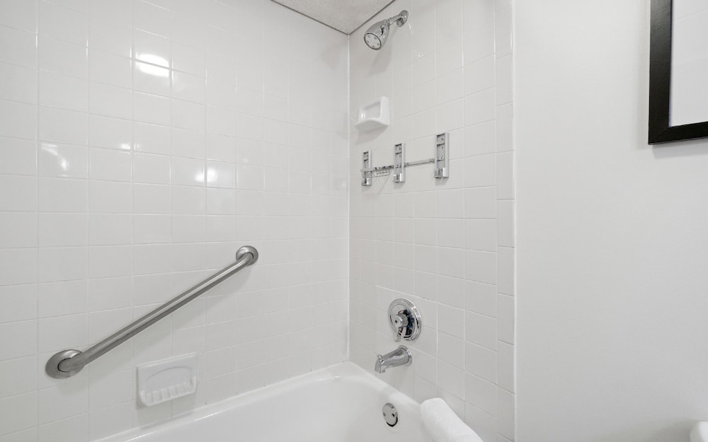 Four Points by Sheraton Charlotte - photo 34