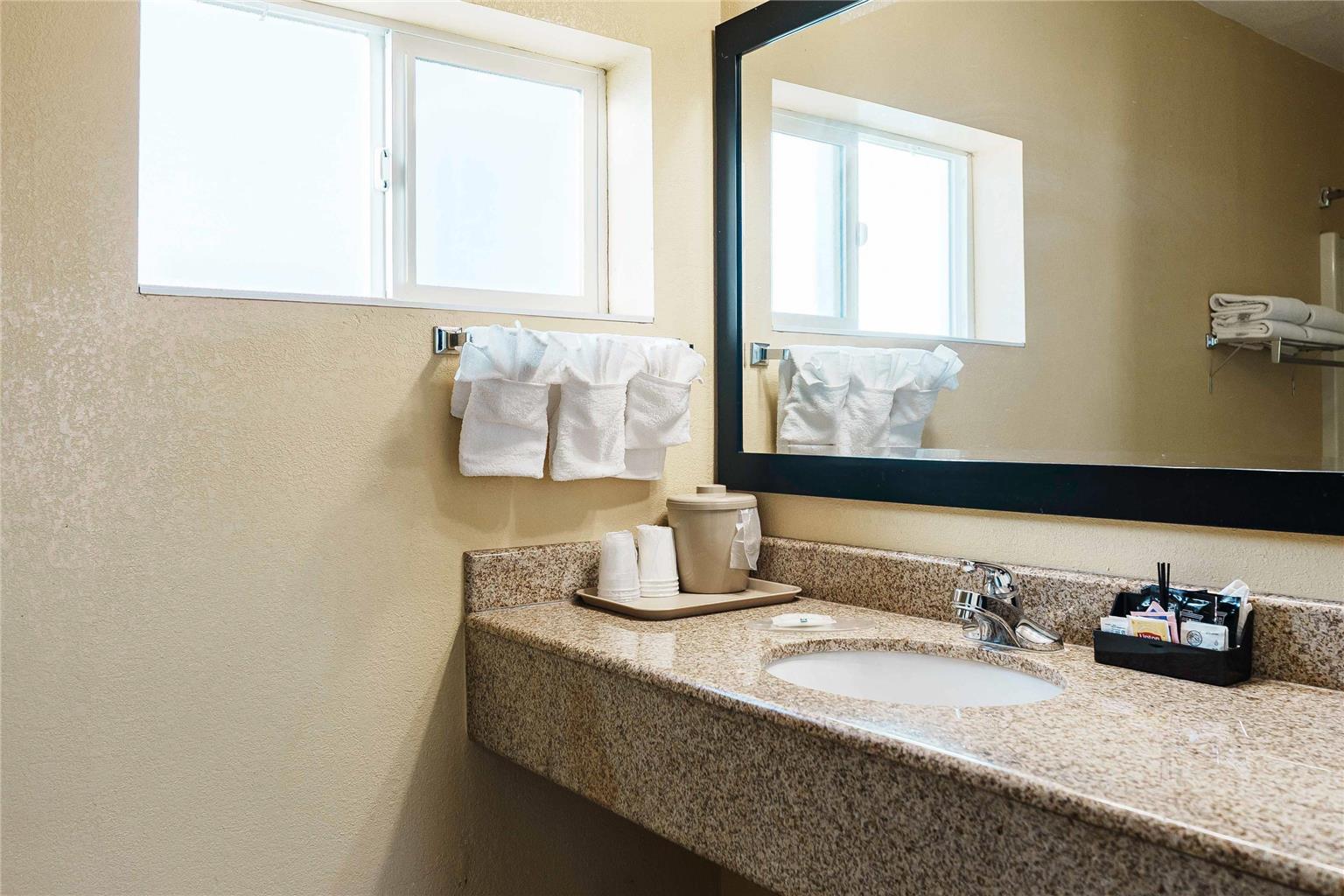 Quality Inn Ukiah - photo 49