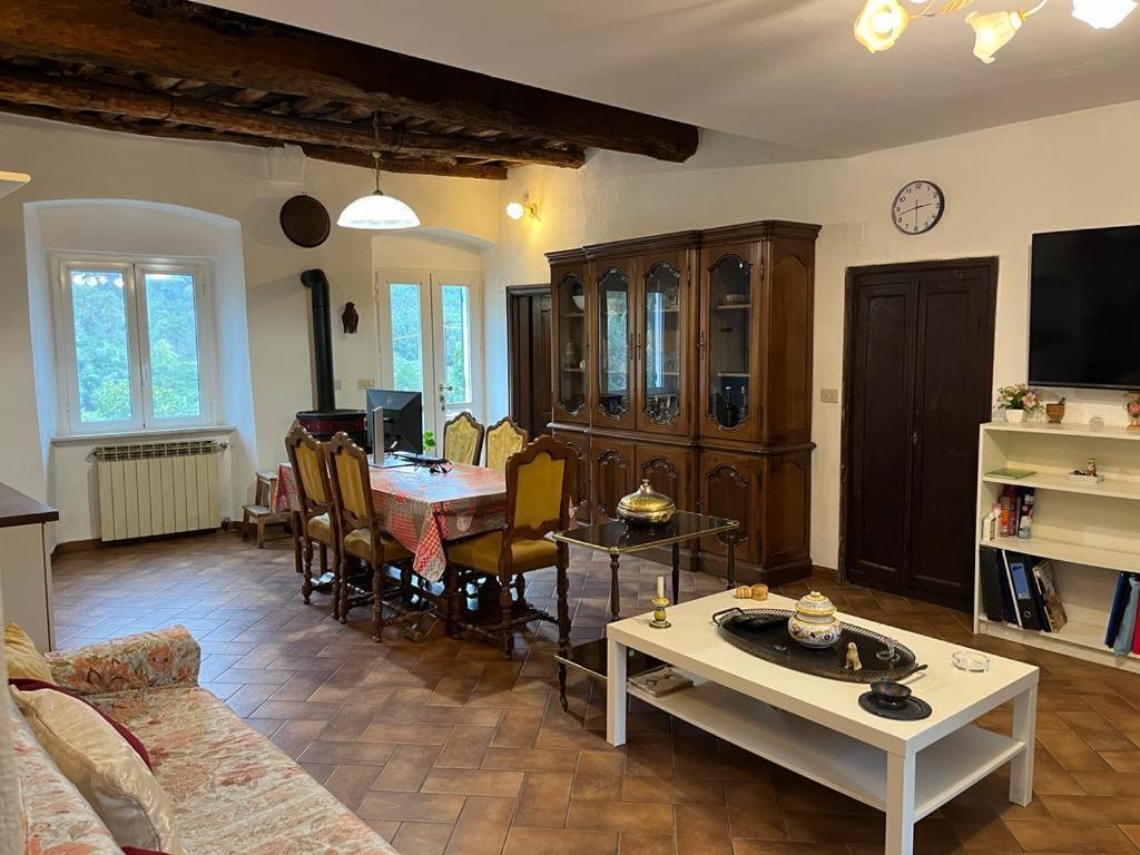 LevantoTwo bedrooms Flat with terrace — 4-Star Luxury Hotel in Levanto, Italy
