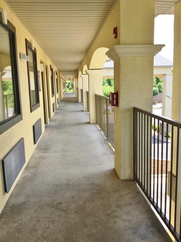 Americas Best Value Inn & Suites University Ave - photo 17