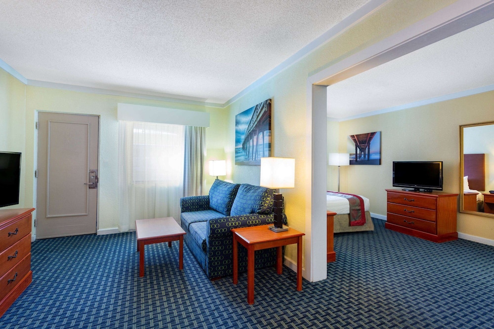 Ramada by Wyndham Virginia Beach - photo 11