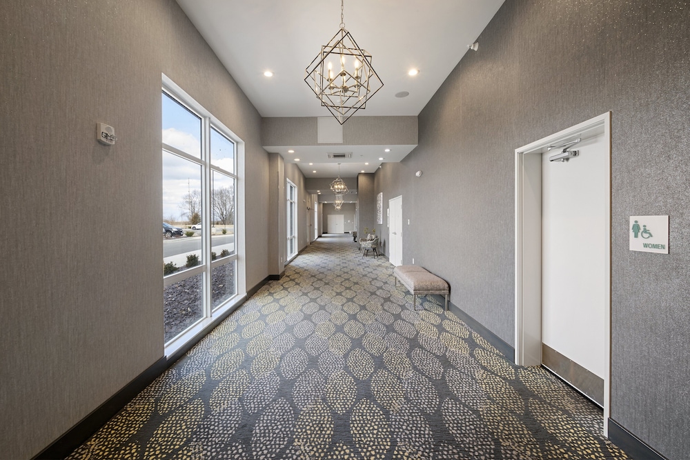 Holiday Inn & Suites Decatur Forsyth by IHG - photo 58