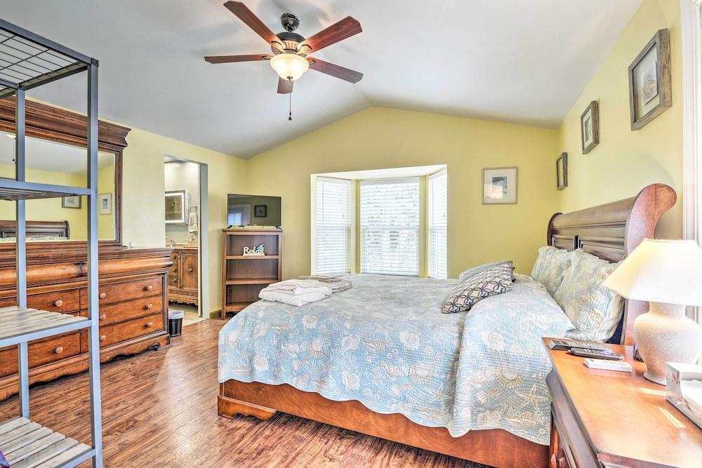 Surfside Beach Home with Resort Perks Walk To Beach - photo 9