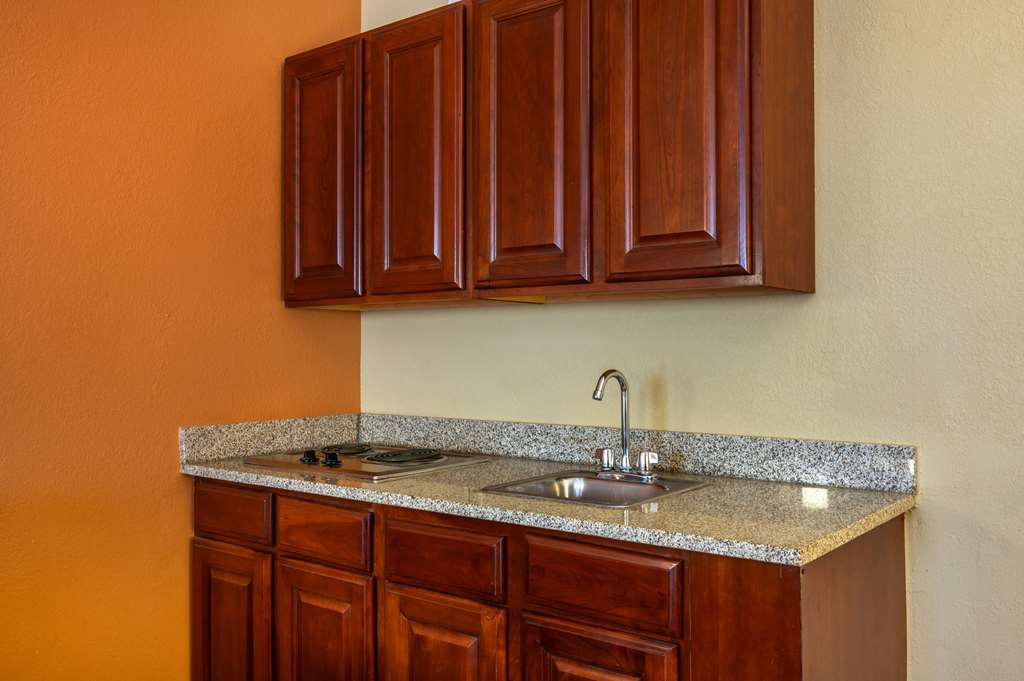 Best Western Plus Georgetown Corporate Center Hotel - photo 22