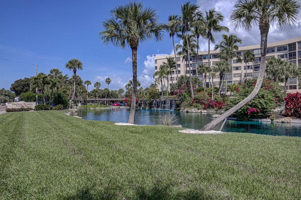 Harbor Towers Yacht Pool 1 Br condo by RedAwning - photo 8