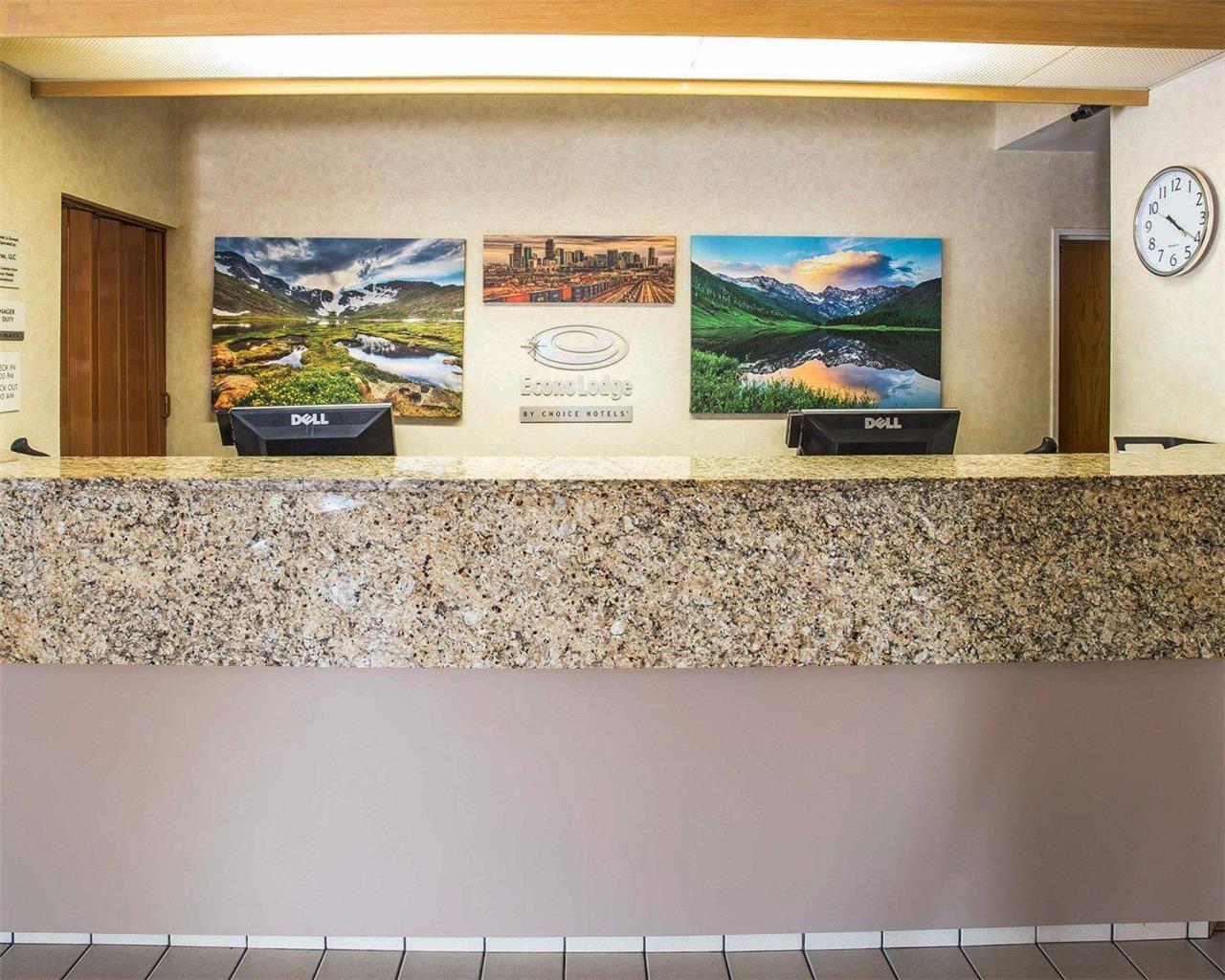 Econo Lodge Denver International Airport - photo 8