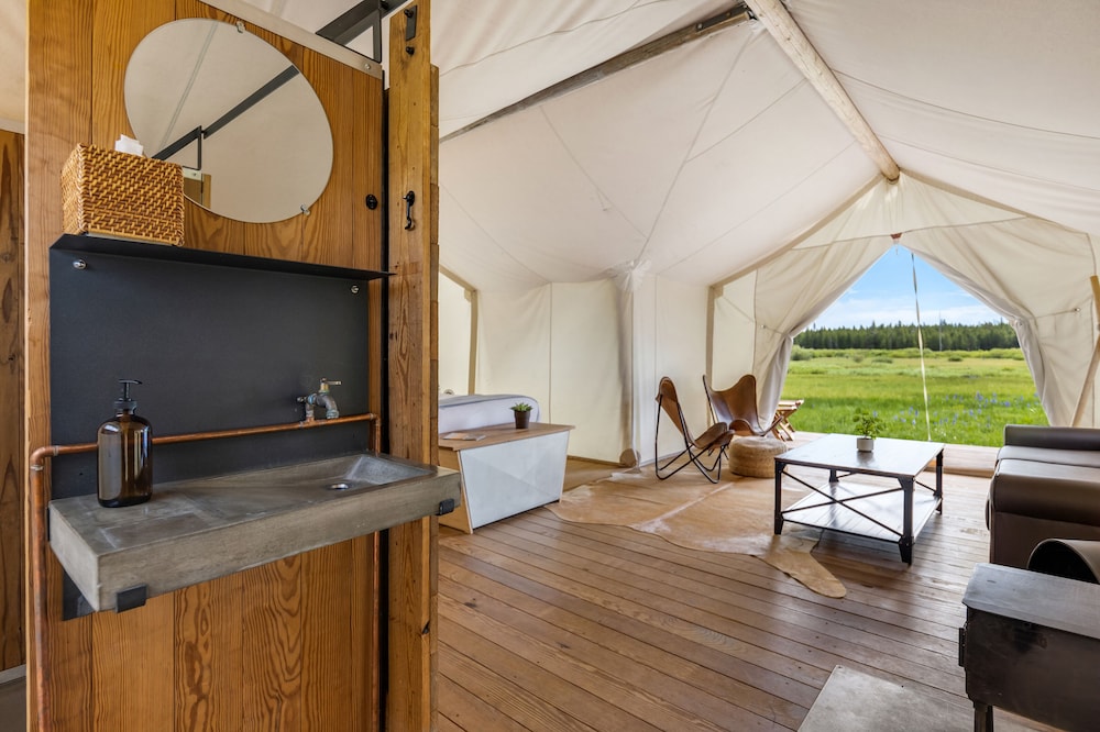 Under Canvas West Yellowstone - photo 6