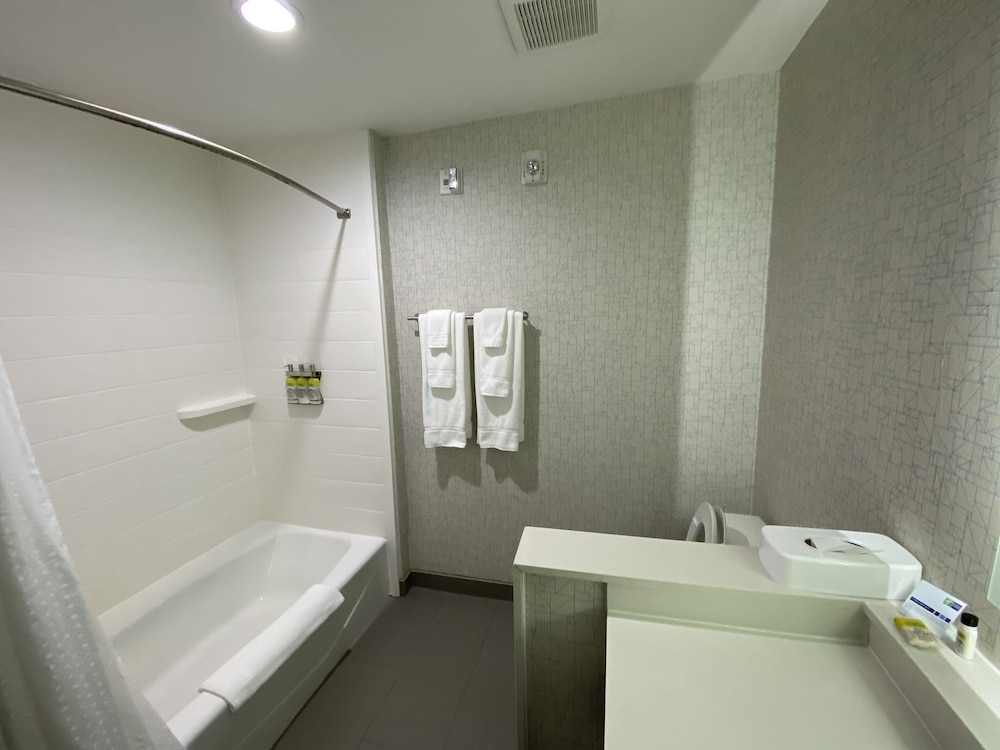 Holiday Inn Express Pineville Alexandria Area by IHG - photo 40