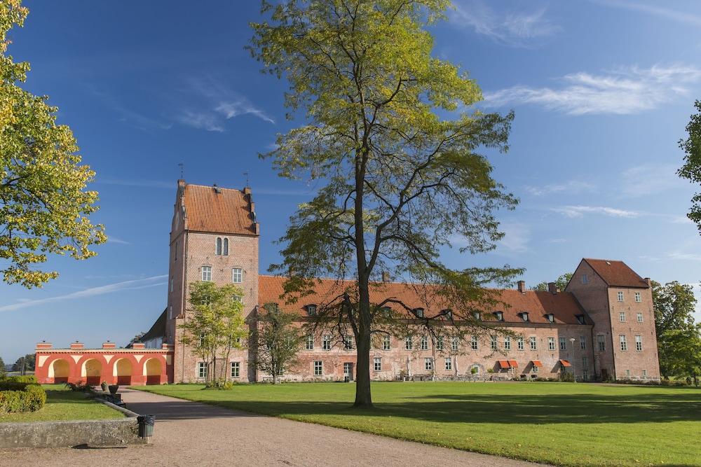 Bäckaskog Slott - carbon neutral hotel in Fjaelkinge