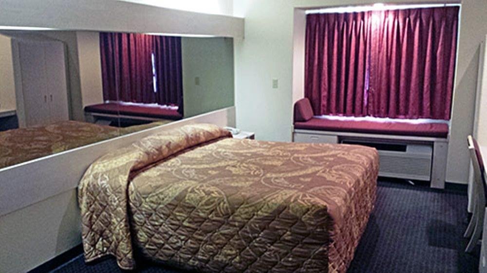 Travelodge by Wyndham Chadron — hotel in Chadron