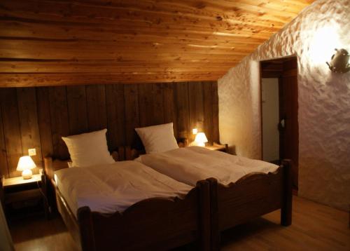 S umertaverne in Lauterbrunnen, Switzerland