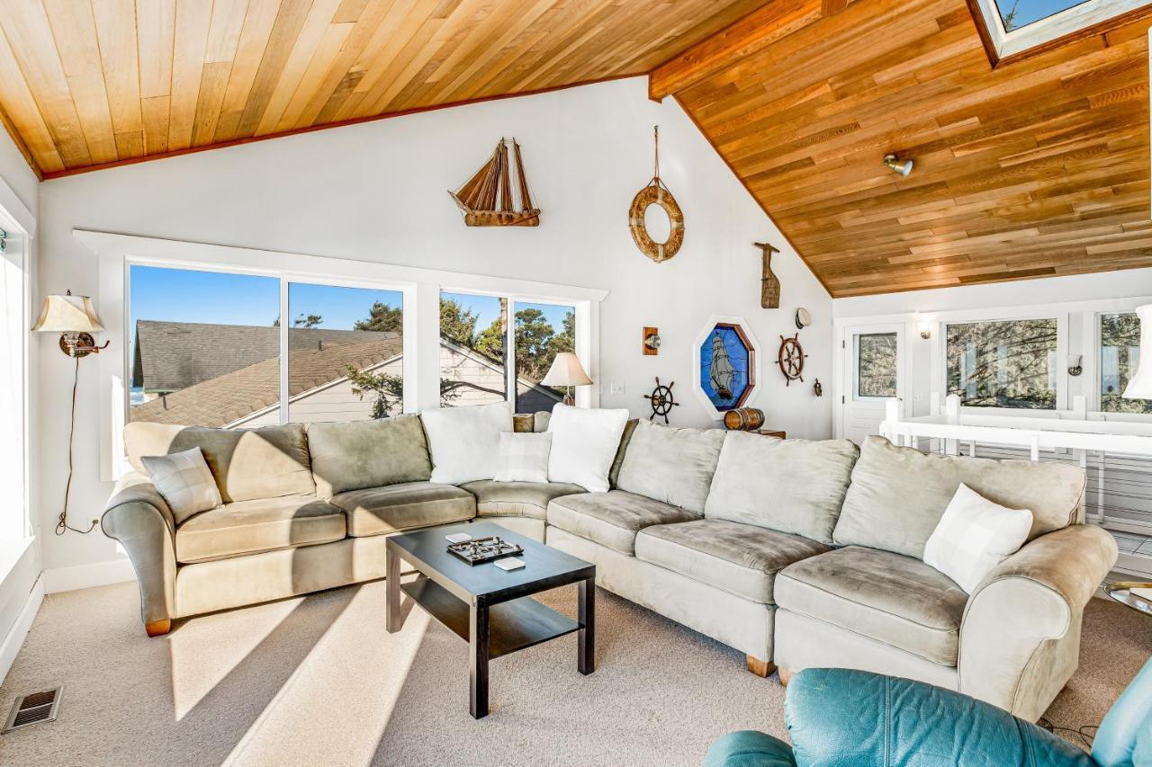 Cape Kuh’lye in Lincoln, United States