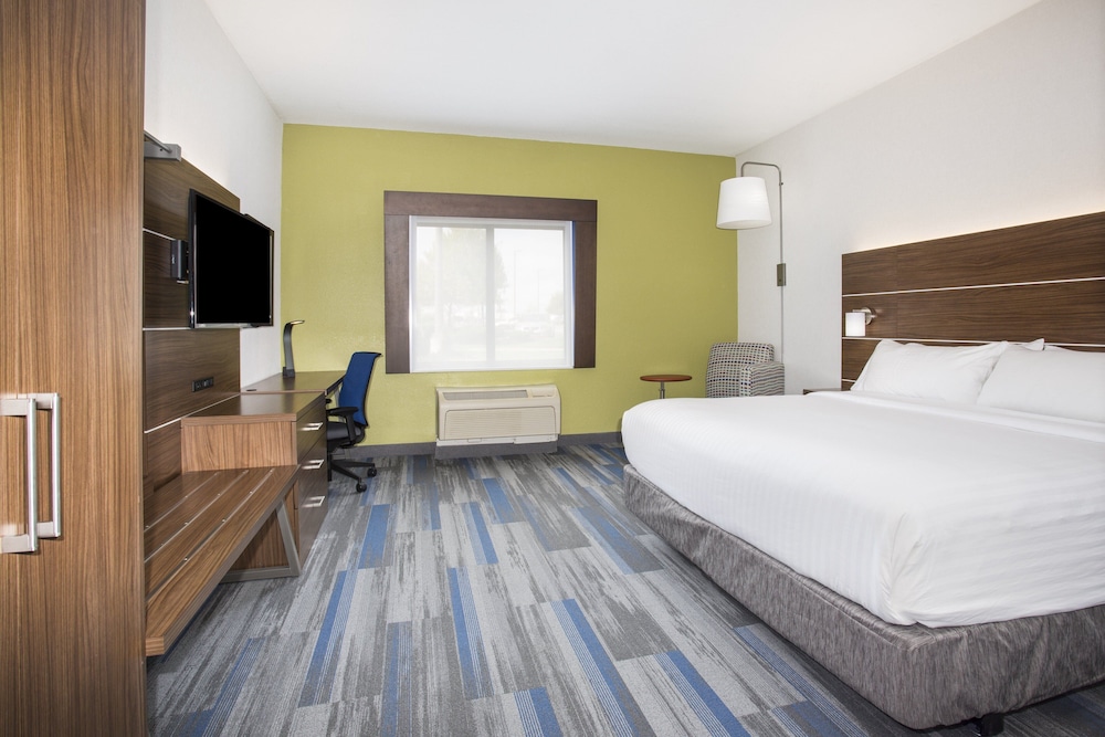 Holiday Inn Express Kansas City at the Legends by IHG - photo 13