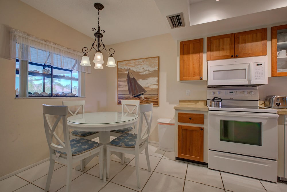 Beach Palms 6B by Anna Maria - photo 25