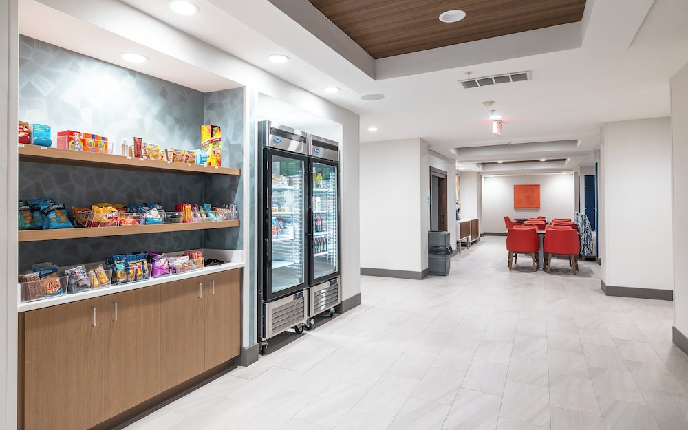 Holiday Inn Express Hotel & Suites St. Robert by IHG - photo 41