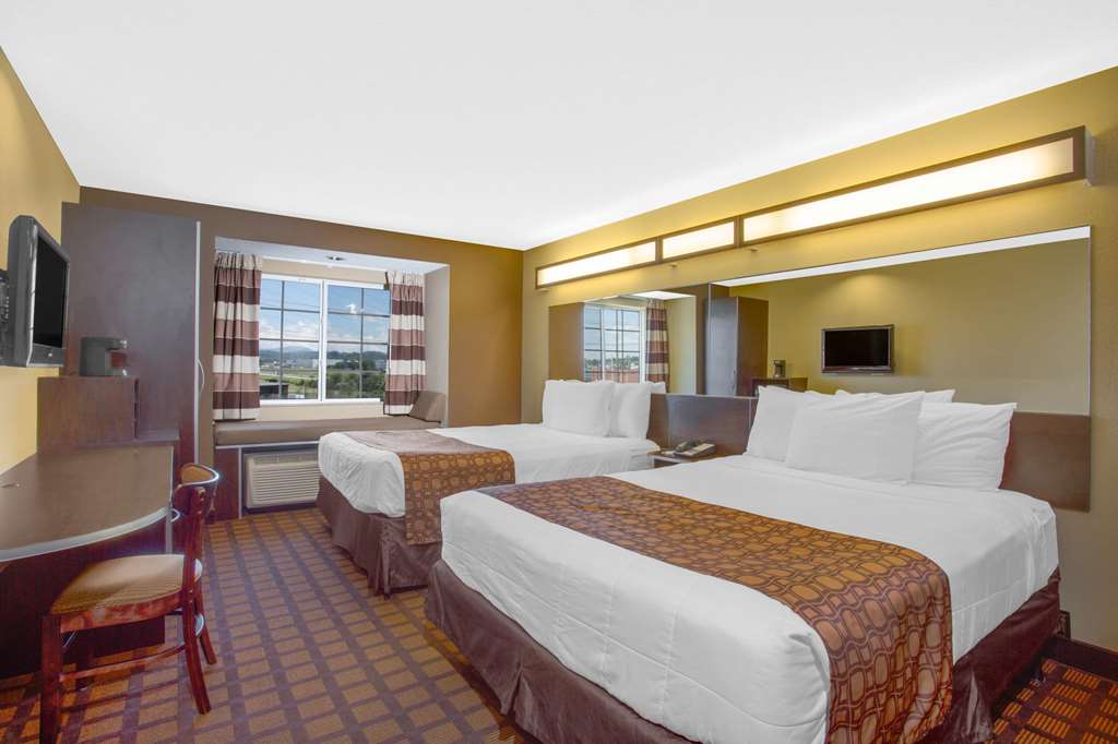 Microtel Inn & Suites by Wyndham Harrisonburg - photo 12