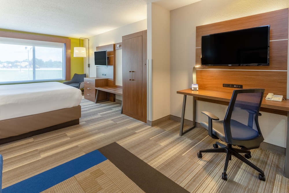 Holiday Inn Express & Suites Vandalia by IHG - photo 9
