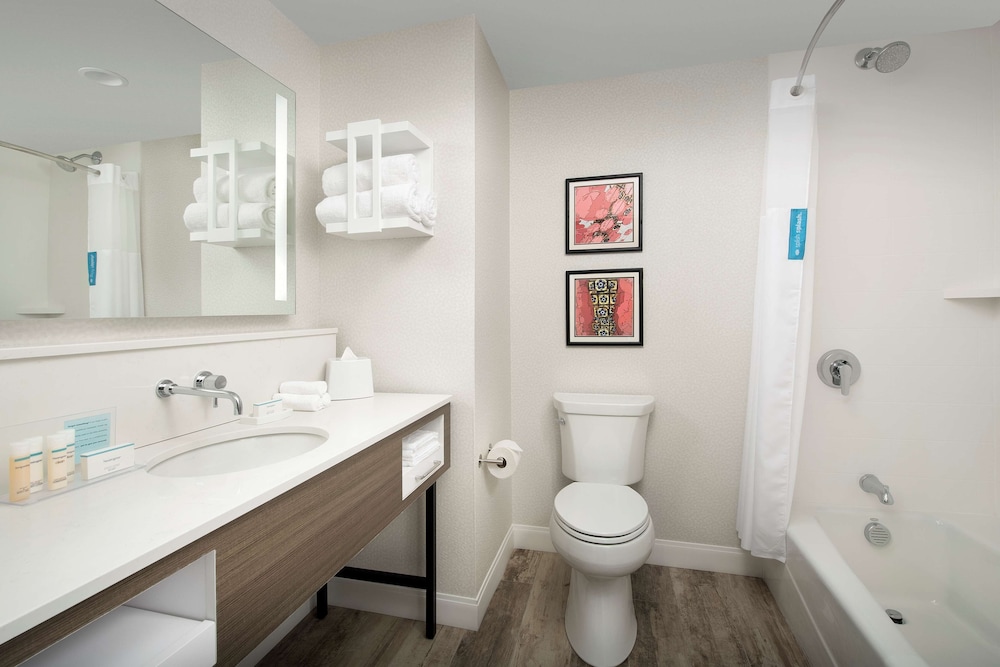 Hampton Inn Boston Logan Airport Chelsea - photo 16