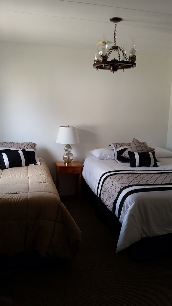 Mystic Valley Inn - photo 9
