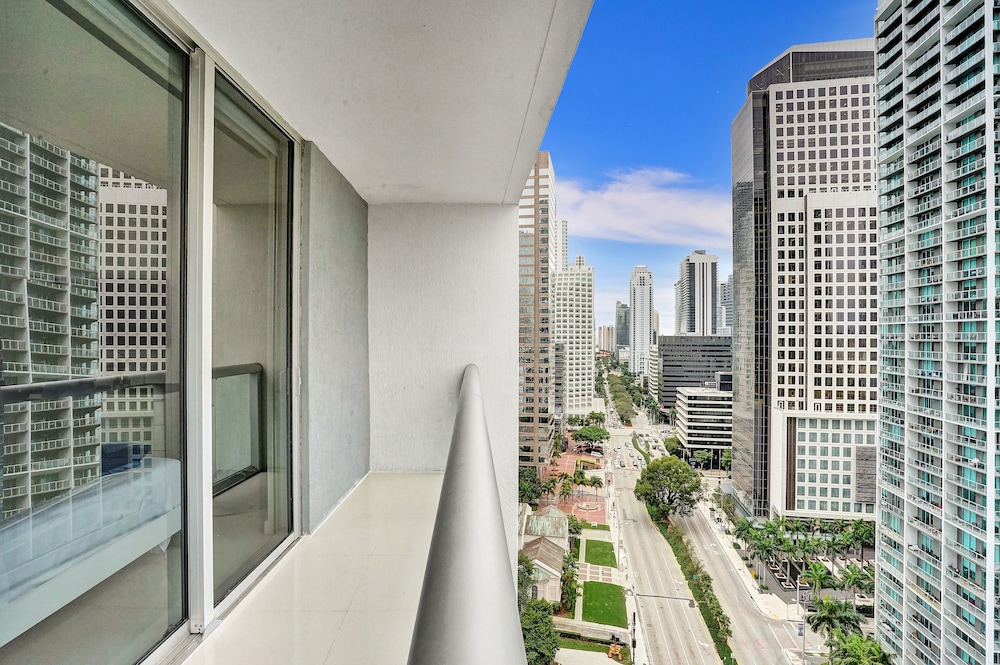 Sky City At Icon Brickell - photo 28