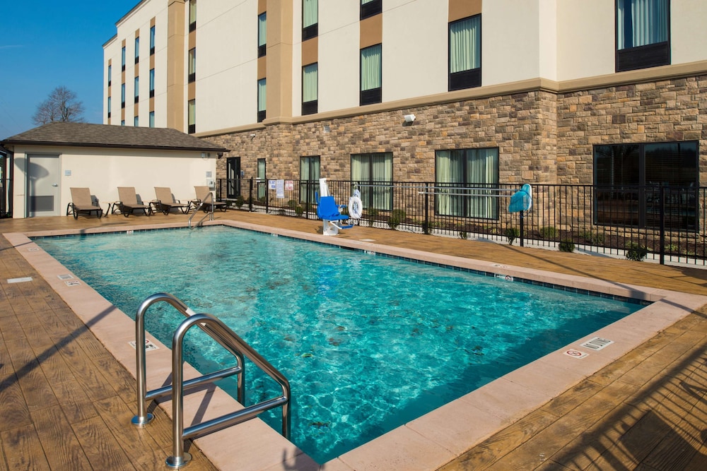 Hampton Inn Paragould - photo 22