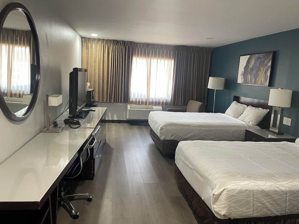 Portside Inn & Suites - photo 11