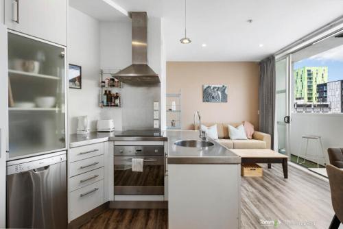 Sunny and Central Wellington Apartment — 4-Star Luxury Hotel in Wellington, New Zealand