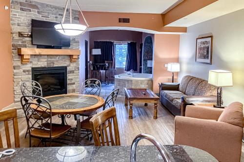 Chula Vista Condos 2341 and 2343 — 4-Star Luxury Hotel in Wisconsin Dells, United States