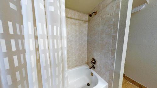 Beach Manor 0812 - photo 22