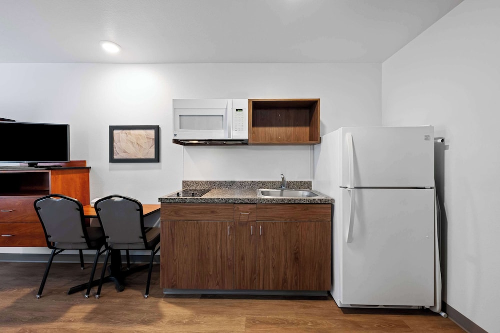 WoodSpring Suites Hobbs - photo 15