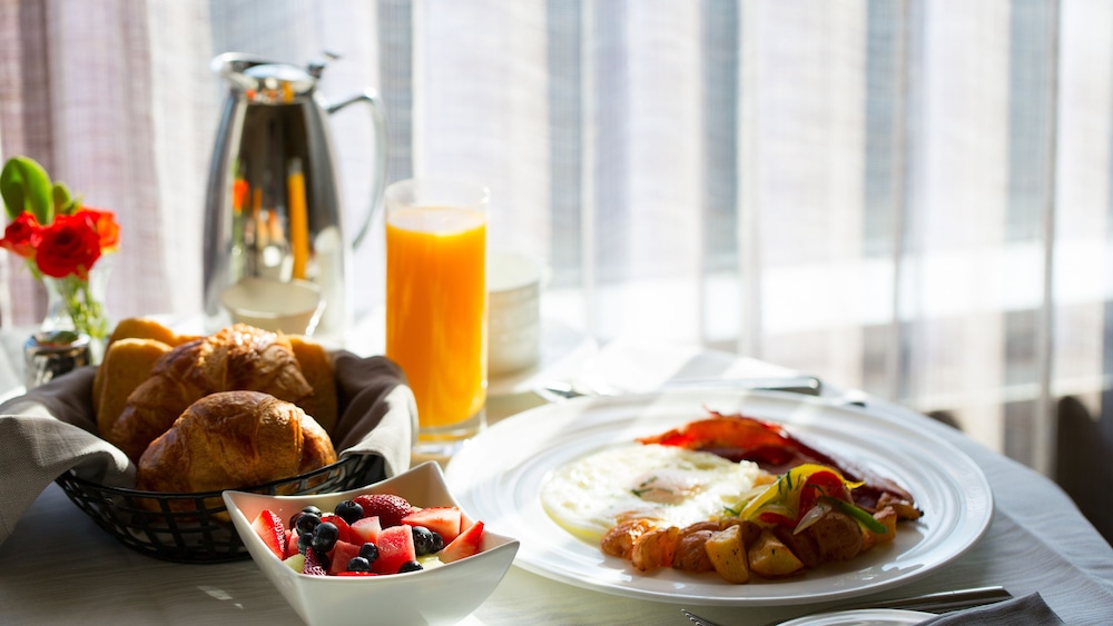 InterContinental Suites Hotel Cleveland by IHG - photo 16