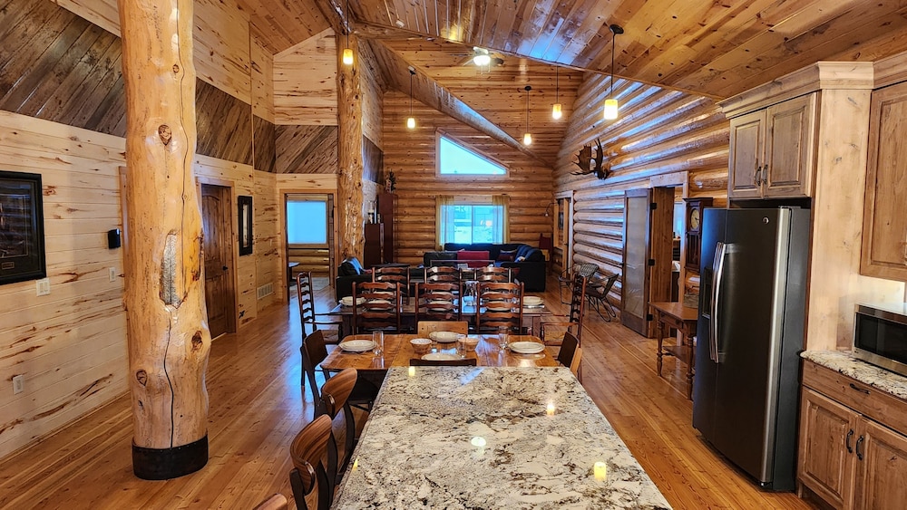 Beargrass Lodging And Rv Resort — Kalispell