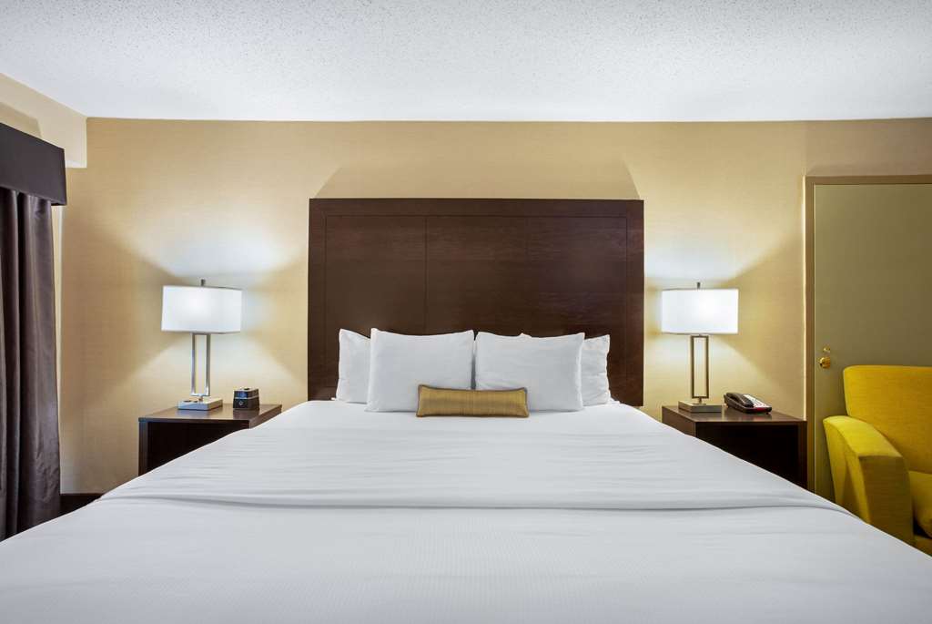 La Quinta Inn & Suites by Wyndham Springfield MA - photo 12