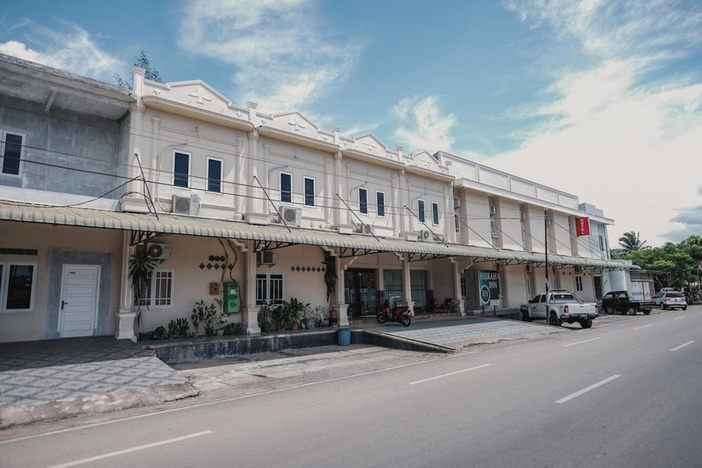 RedDoorz Syariah near Suzuya Mall Banda Aceh in Banda Aceh, Indonesia