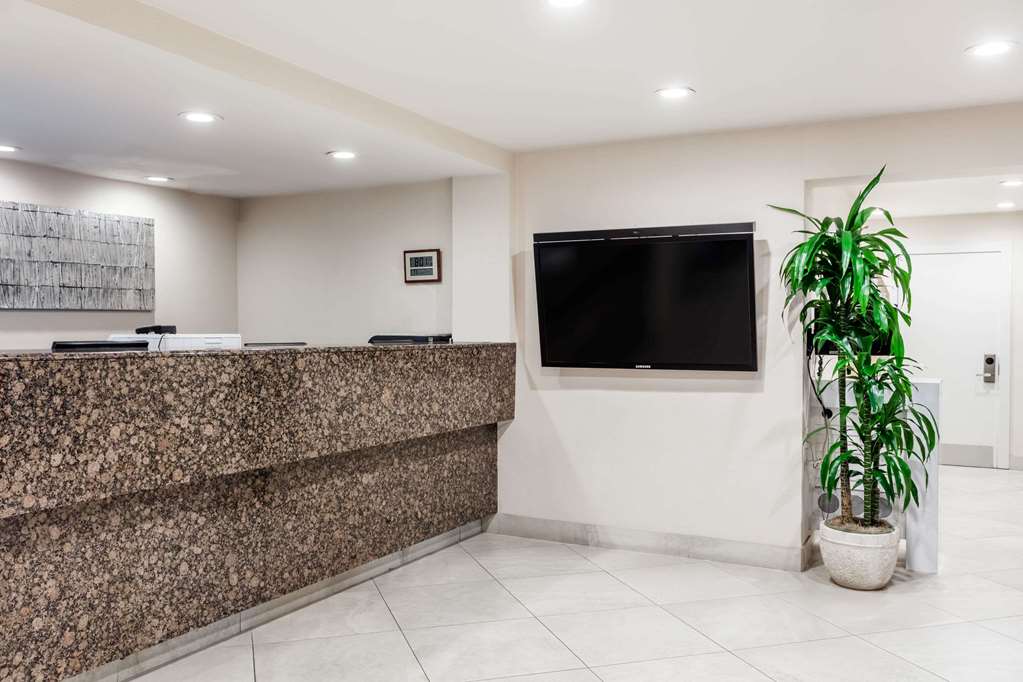 Days Inn by Wyndham San Diego Hotel Circle - photo 3