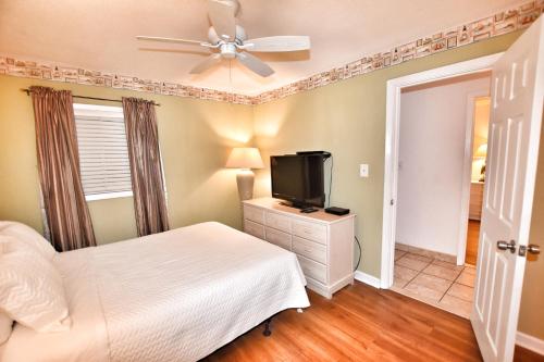 0111 Waters Edge Resort condo - photo 14